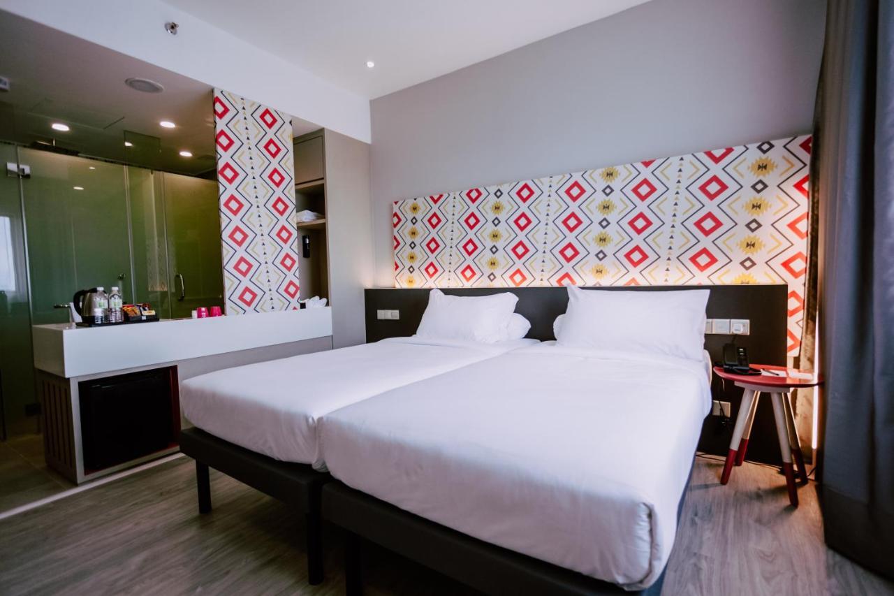 Hotel Ibis Styles Kota Bharu Exterior foto
